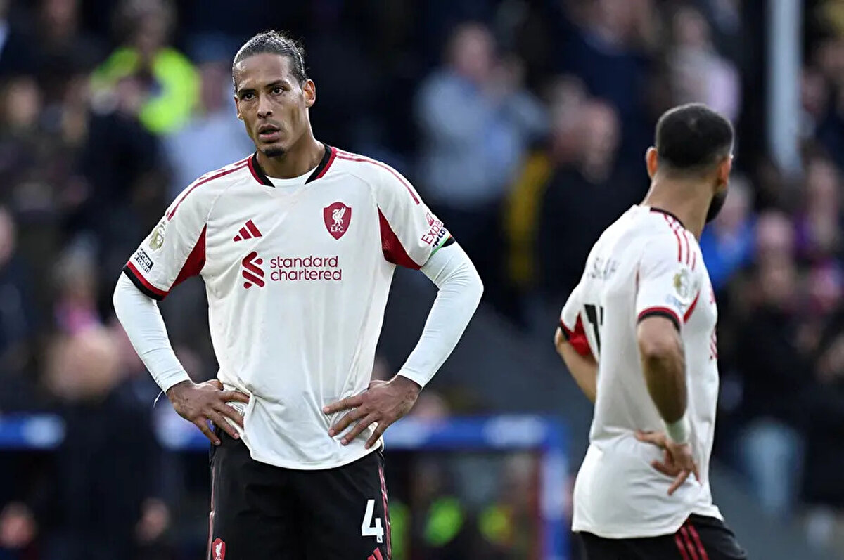 "TÜRKİYE'DE ÇOK ZORLU BİR MAÇIMIZ VAR"<br><br> <br><br>Galatasaray ile oynayacakları Şampiyonlar Ligi maçını hatırlatan deneyimli oyuncu, "Endişelenecek bir sebep olduğunu düşünmüyorum, ancak Salı günü Türkiye'de oynayacağımız maç nedeniyle oldukça hızlı bir şekilde toparlanmamız gerekiyor. Orada da çok zorlu bir maç var, bu yüzden hazır olmalıyız." diye konuştu.