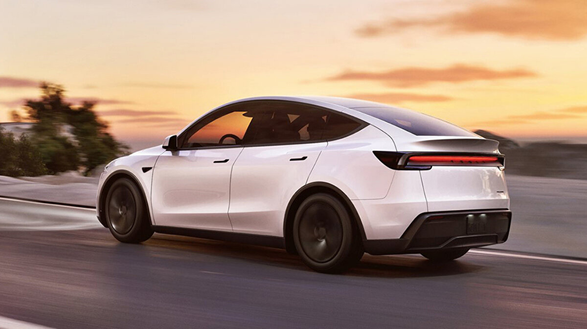 Tesla Model Y – 8.330 adet<br>ABD’li dev Tesla’nın popüler modeli, Avrupa yollarında zirveyi bırakmadı.