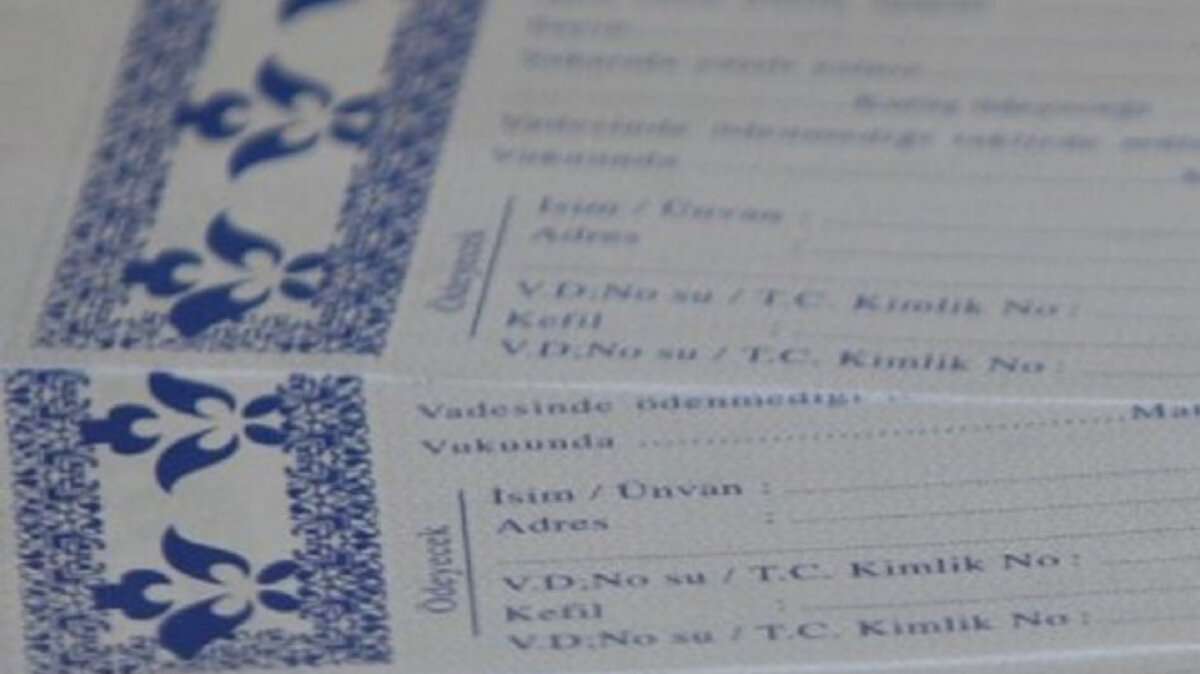 Senetlerde karekod dçnemi başlıyor<br>Ekim ayında Meclis gündemine sunulacak 11. Yargı Paketi ile senetlere karekod (QR) mecburiyeti getirilecek; düzenleme yürürlüğe girdiğinde belgelerin doğruluğu anında sorgulanabilecek.