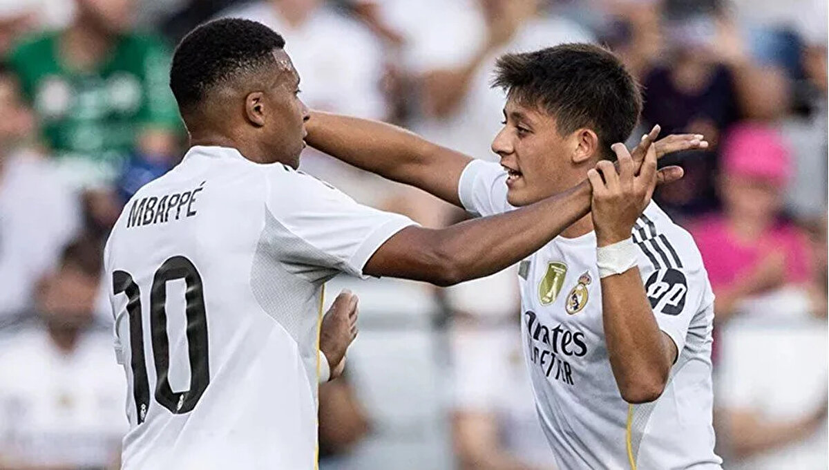 "REAL MADRİDİN EN İYİSİYDİ"<br><br>Rtve: "Arda Güler ve Mbappe, Madrid'in en iyi oyuncularıydı. Vinicius, rakiplerini çalımladıktan sonra penaltı noktasında Güler'in Oblak'ı voleyle geçmesini sağladı."<br><br>