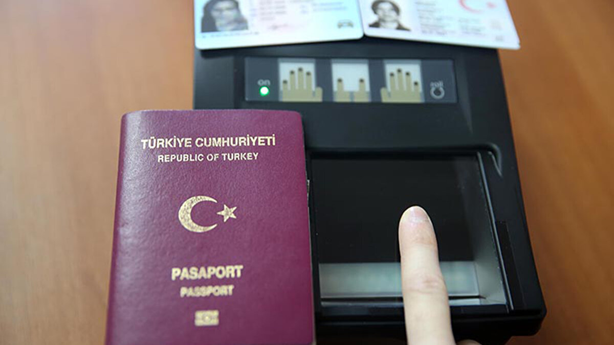 Türkiye’nin Berlin Büyükelçisi Gökhan Turan, Almanya ile Türkiye arasında önümüzdeki dönemde vize sürecine ilişkin önemli adımlar atılacağını duyurdu.