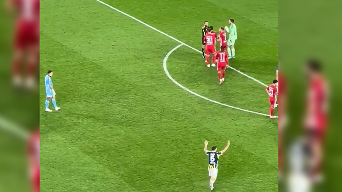 Tedesco ise Talisca’yı göstererek atışı yapmamasını istedi.