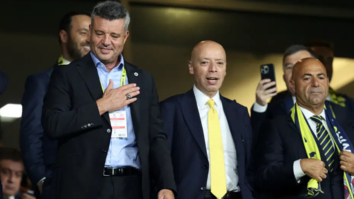 "Ben maçlardan sonra konuşan bir başkan olmayacağım. Yani bol bol konuşmayacağım. Bugün ilk maç diye konuşuyorum. Tekmeye kafa koyan bir takım kuracağız dedik. Bugün motivasyon farkını gördünüz. Engelleri birer birer aşacağız. Bu takımda sevgi ve özgüven artacak. Her geçen gün daha iyi bir takım göreceğiz."