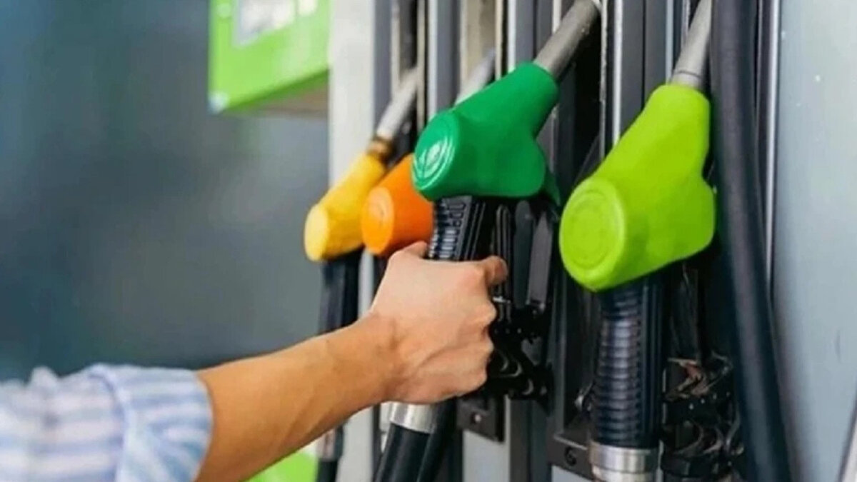 28 Eylül 2025 güncel akaryakıt fiyatları<br><br>Enerji Piyasası Düzenleme Kurumu (EPDK) verilerine göre Türkiye’de akaryakıt fiyatları günlük olarak takip ediliyor. İşte İstanbul, Ankara ve İzmir’de 28 Eylül 2025 itibarıyla güncel pompa satış fiyatları: