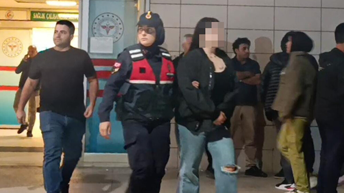Bunun üzerine polis ve jandarma ekipleri ilçe merkezi ile kırsal bölgelerde çok sayıda adrese eş zamanlı operasyon düzenledi.