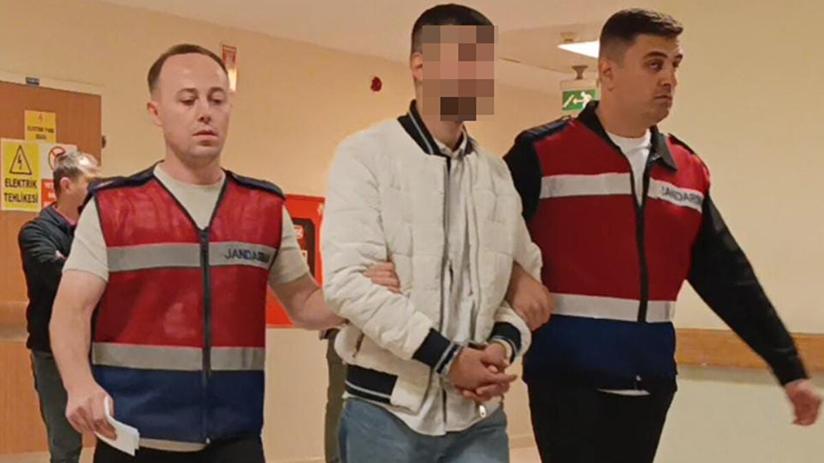 Burada çıkan tartışmanın kavgaya dönüşmesi üzerine taraflar silahla birbirlerine ateş etti. Kavgada, Ahmet Kılıçarslan, Fırat D. ve Samet S. (20) yaralandı. Ağır yaralanan Veysel M., çevredeki vatandaşlar tarafından özel araçla İnegöl Devlet Hastanesi’ne kaldırıldı. Burada tedavi altına alınan yaralının hayati tehlikesinin bulunduğu öğrenildi.