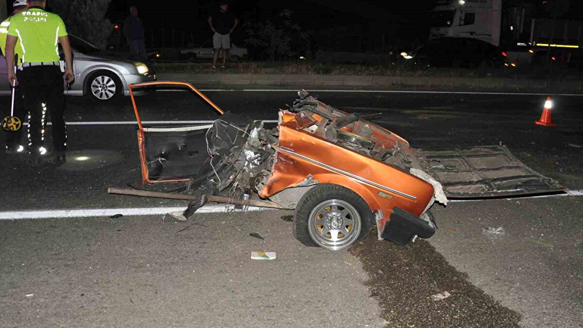 Olay yerine sağlık ve polis ekipleri sevk edildi.