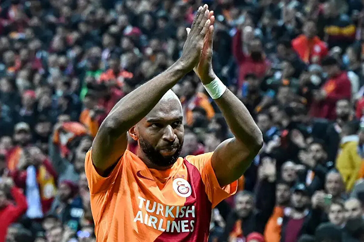 Şampiyonlar Ligi'ndeki Galatasaray-Liverpool maçı öncesi, kariyerinde iki takımın da formasını giyen Ryan Babel, TRT Spor'a açıklamalar yaptı.<br><br>
