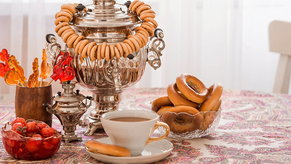 Çin 🇨🇳<br><br>Çay, binlerce yıllık seremonilerle hem günlük yaşamın hem de felsefi ritüellerin parçasıdır