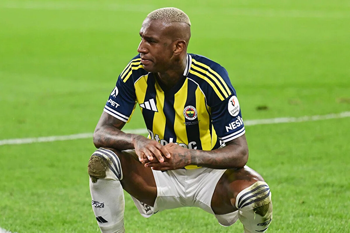 Öte yandan Talisca bugün sosyal medya hesabından yaptığı paylaşımla dikkat çekti.<br><br>