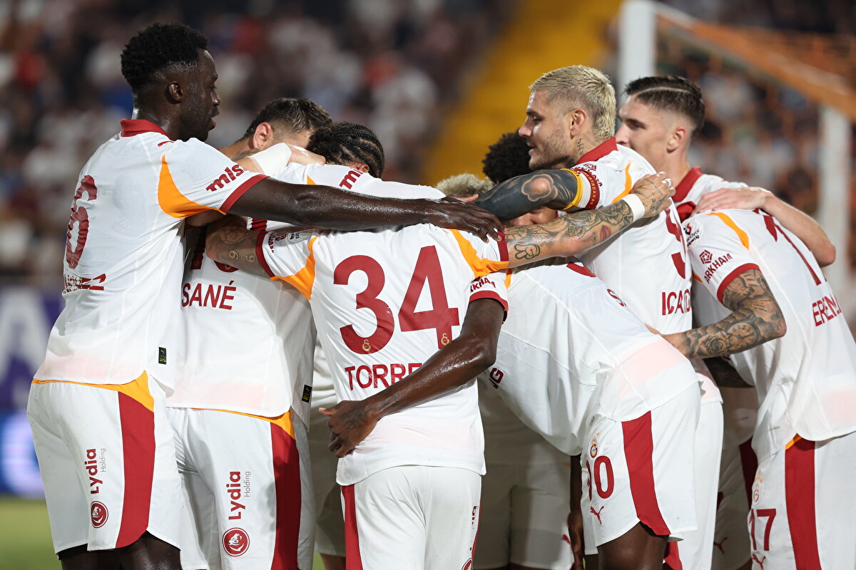 Süper Lig'de 7'de 7 yaparak tarihinin en iyi lig başlangıcını yapan Galatasaray, yarın RAMS Park'ta Liverpool'u ağırlayacak.