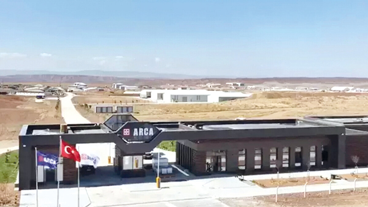 Arca Defense ile yürütülen temasların, Avrupa’daki savunma sanayii birleşmeleri arasında dikkat çeken bir gelişme olduğu ifade ediliyor.