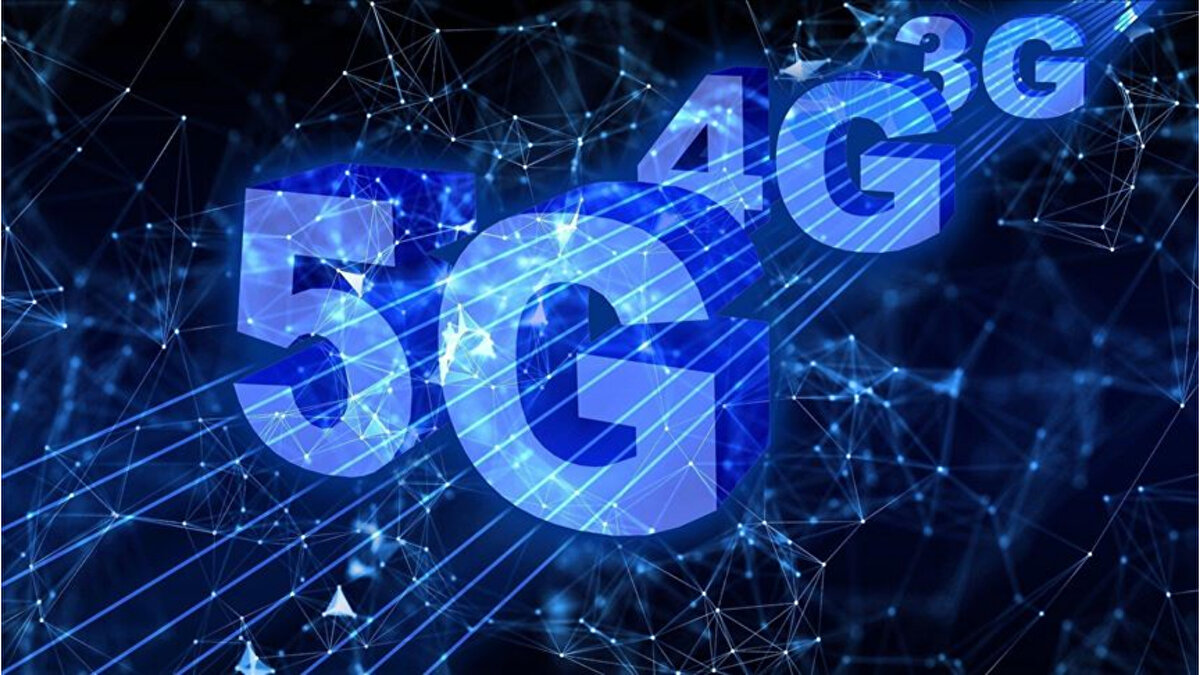 5G'ye geçiş tarihi 1 Nisan 2026<br><br>Cumhurbaşkanı Kararı'nın ardından 31 Ağustos'ta Bilgi Teknolojileri ve İletişim Kurumu (BTK) tarafından hazırlanan 5G ihale ilanı Resmi Gazete'de yayımlandı. Bu ilanla ihale süreci resmen başlarken, operatörlerin 11 frekans paketine yönelik katılacağı 5G ihalesi için tarih 16 Ekim olarak belirlendi.
