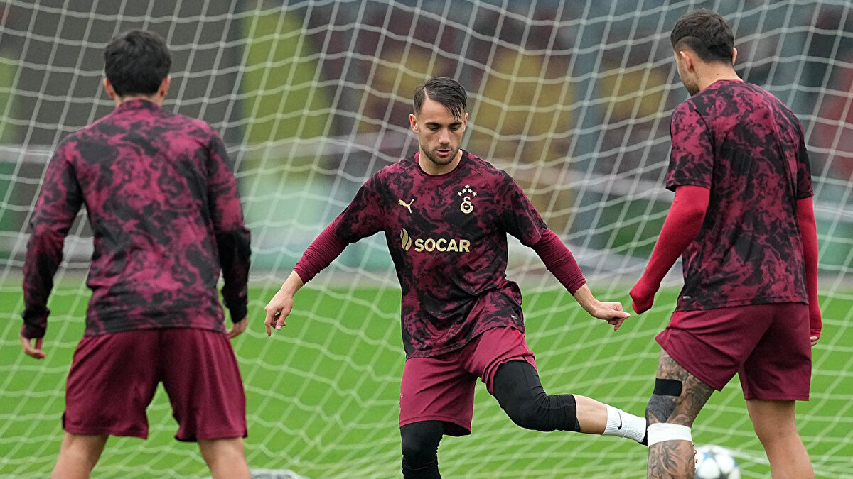 Galatasaray, UEFA Şampiyonlar Ligi grup aşamasında yarın Liverpool’u ağırlayacak. Kritik maç öncesi RAMS Park’ta yapılan rutin skorbord testleri ise taraftarların gündemine oturdu.