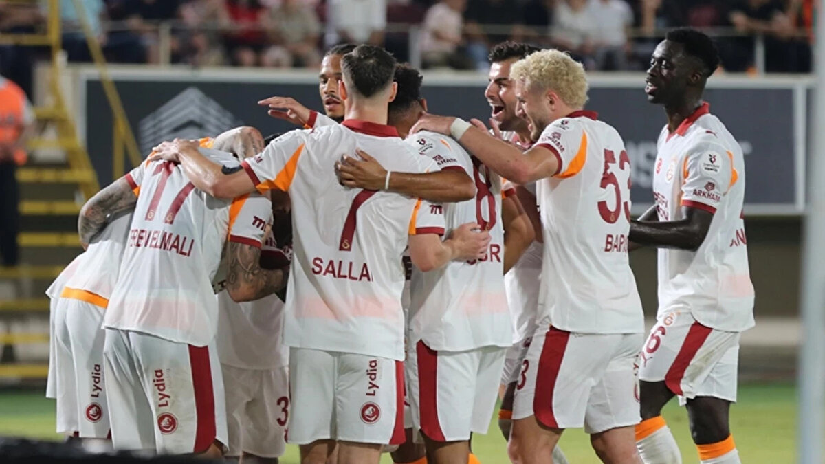 Galatasaray Liverpool maçı ne zaman, saat kaçta?<br><br>UEFA Şampiyonlar Ligi 2. hafta maçında Galatasaray - Liverpool karşılaşması 30 Eylül Salı günü oynanacak. Mücadele, TSİ 22.00’de başlayacak.