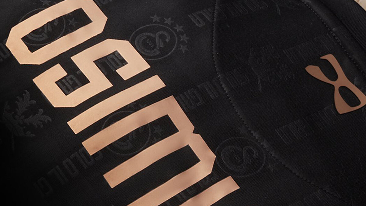 Ekol Sports’un haberine göre, taraftarların yoğun ilgisiyle 100 bin adet üretilen kutulardan 30 bini kısa sürede satıldı. 