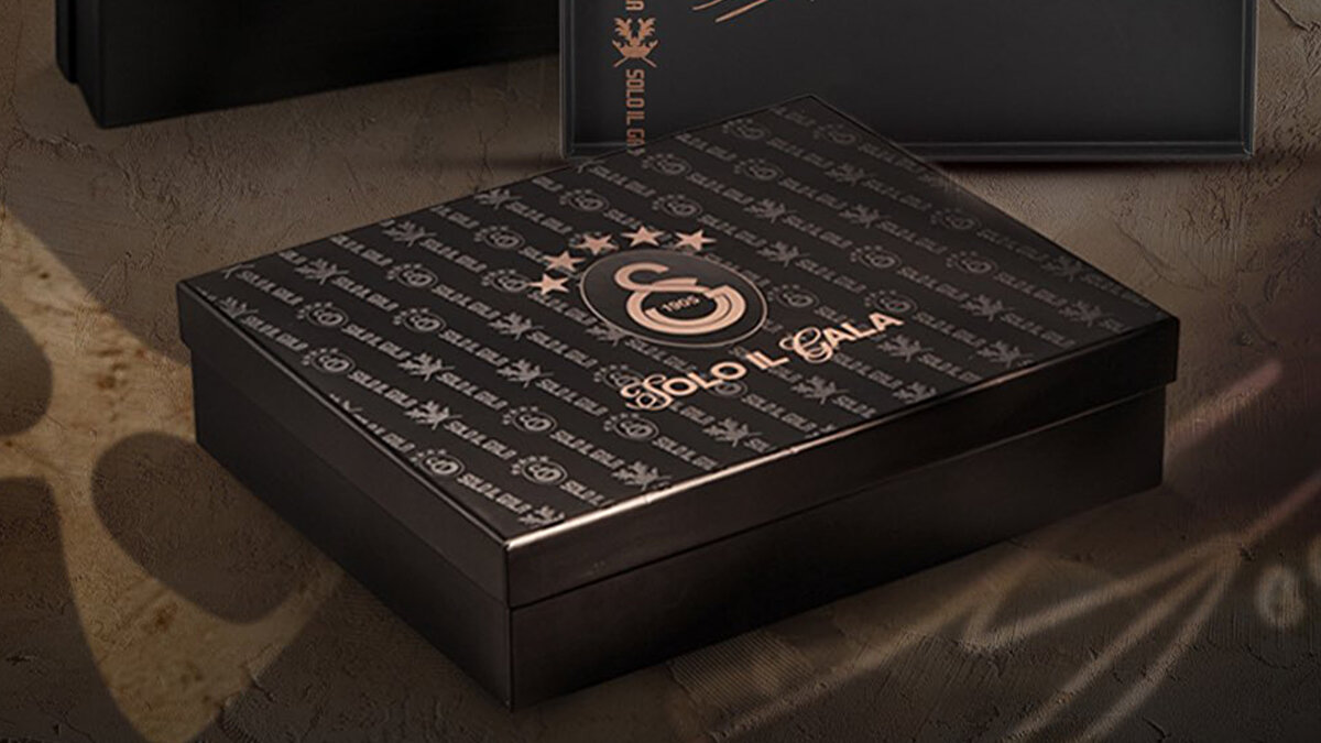  Bu transfer, hem kulüp hem de lig için rekor olarak kayıtlara geçti.