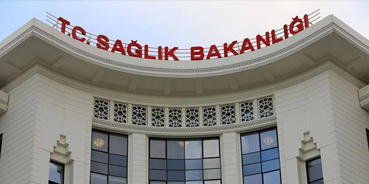 ÖSYM Sağlık Bakanlığı tercih işlemleri nasıl yapılacak?<br><br>Sağlık Bakanlığı personel alımı İŞKUR 2025 ve ÖSYM tercih kılavuzu kapsamında, adayların tercih işlemlerini kılavuzda belirtilen koşulları dikkatlice inceleyerek yapmaları gerekiyor. KPSS 2025/5 tercih kılavuzu içerisinde kontenjanlar, pozisyonlar ve başvuru şartları yer alıyor.<br><br>Sağlık Bakanlığı personel alımı İŞKUR ve ÖSYM üzerinden takip ediliyor.
