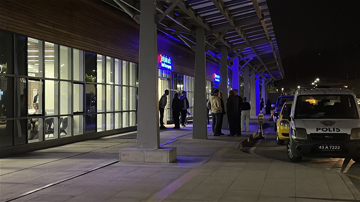 Kütahya’da akşam saatlerinde düzenlenen bir düğünde, pilav ve tavuk yiyen davetlilerde bir süre sonra karın ağrısı ve kusma şikayetleri başladı.