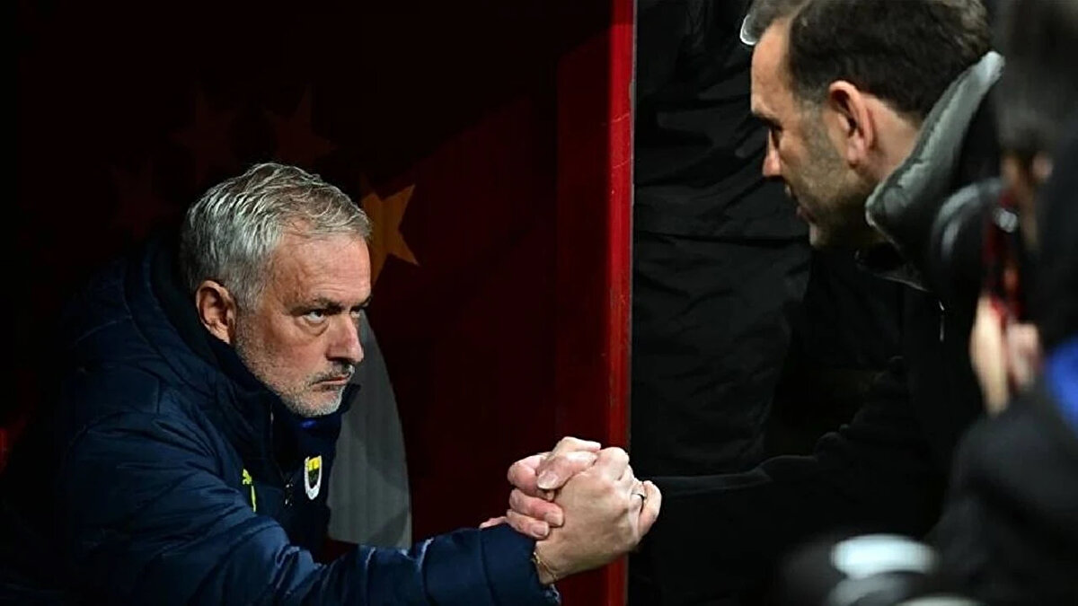 'İKİ MAÇ DAHA OYNAMAYI BEKLİYORDUK' <br>"Mourinho ile karşılaşmak çok zordu. Fenerbahçe'ye imza attığında çok konuşmaya başladı. Tarzını biliyoruz. Sadece saha içinde oynamıyor. Saha dışında da oynamak istiyor. Birçok şey denedi ama sonunda biz ondan daha iyiydik. Ben ondan daha iyiydim. Ona karşı şampiyonluk kazandık. Onları kendi sahalarında iki kez yendik. Bu yıl maalesef burada olmayacak. Onunla iki maç daha oynamayı bekliyorduk."<br>