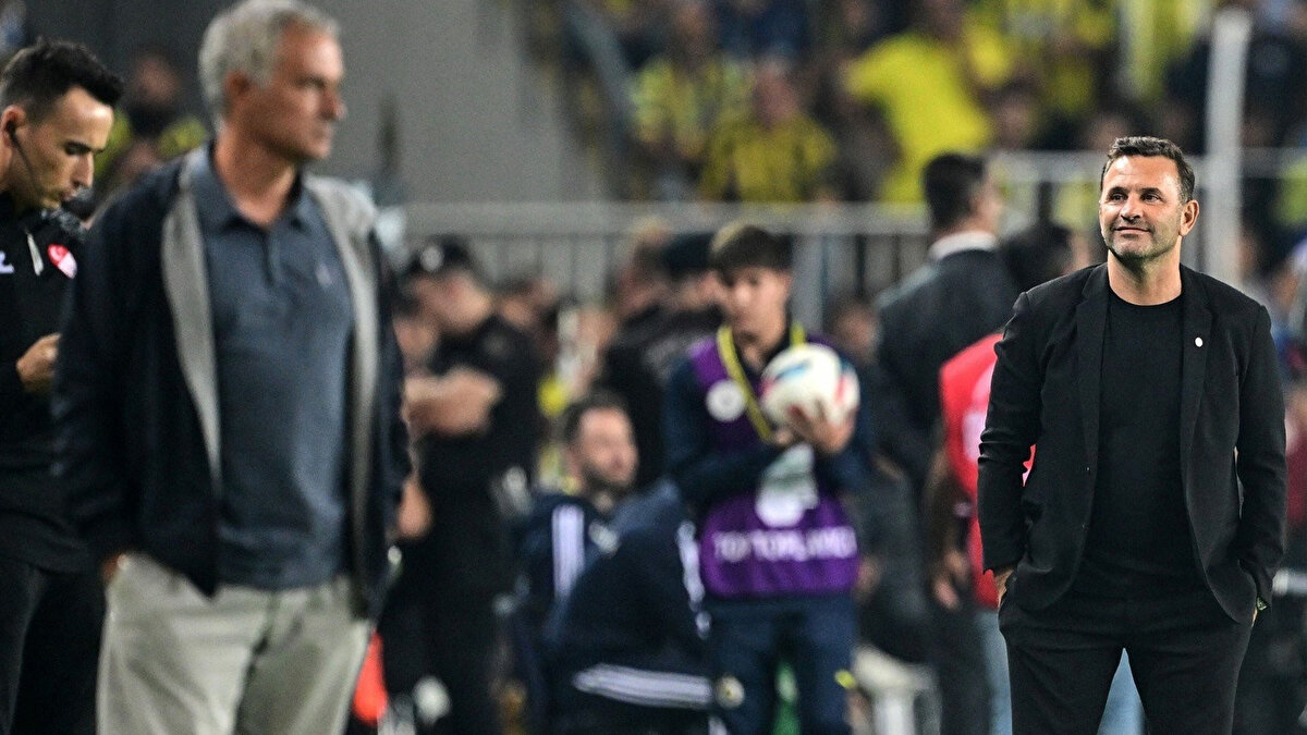 HEDEFİ PREMİER LİG <br>"Bu yıl Şampiyonlar Ligi'nde olmak hem benim kariyerim hem de Galatasaray için çok önemli. Türkiye dışında çalışmak istiyorum. Premier Lig teknik direktörler için çok önemli, büyük bir rekabet ve büyük bir meydan okuma. Ama en önemlisi Galatasaray teknik direktörü olmak, şampiyonluklar kazanmak. 11 yaşındayken Galatasaray altyapısına katıldım ve şimdi 51 yaşındayım, Galatasaray'ı çalıştırıyorum. Burada olmak büyük bir onur. Bu benim takımım. Böyle devam edersem, daha fazla rekor kıracağımızı umuyorum."<br><br>