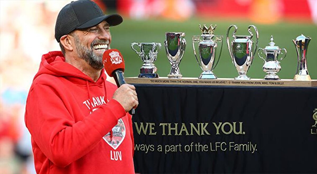 "TEKNİK DİREKTÖR DEĞİŞİKLİĞİ KÖTÜ" <br><br>"Teknik direktör değiştirmek asla hoş bir şey değil. Benim hobim değil. Ama yapılması gereken şeyler var. Benim istediğim, doğru nedenlerle teknik direktörleri işe almak. Ve birlikte çalışmayı bitirdiğinizde, bu da doğru nedenlerle olmalı, medyanın isteği nedeniyle olmamalı. İstikrarı aşılamak istiyorum; daha fazla güven, zor zamanları atlatmak. Eğer ikna olduysanız, ikna olmuşsunuzdur. Dünya böyledir: ‘Aman Tanrım, harikasın!’ Sonra da ‘Olamaz! Sen ne boktan bir adamsın.’ Artık gri alan yok. Ve çoğu zaman hayat gridir.En büyük film yıldızını düşünün. Benim için Daniel Craig, James Bond. Ve siz, ‘Aman Tanrım, o James Bond!’ diye düşünürsünüz. Ben ise şöyle düşünürdüm: O şu anda nerede? Ne yapıyor? Ama sonuçta, o da sabah kalkıyor, dişlerini fırçalıyor. Film setinde ve film seti bizim sinemada gördüğümüz gibi değil. Orada oturuyorsunuz ve aynı sahneyi 25 kez çekiyorsunuz. Bu tür şeyleri düşünmüyorsunuz. Ama benim hayatım böyleydi. Neredeyse tüm futbol menajerlerinin nasıl yaşadığını biliyorum. İşleri için yaşıyorlar, her şeylerini ortaya koyuyorlar.Ama sonra Pep'i görüyorum, o yaşlandıkça golf yeteneklerini geliştirdi! Benim golf oynamak için bir dakikalık vaktim bile yoktu! İşte bu yüzden o bir dahi, ben değilim."<br><br>