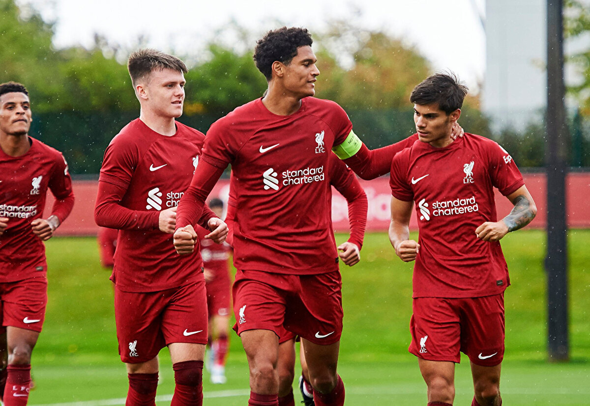 GALATASARAY U19 LIVERPOOL U19 MAÇI HANGİ KANALDA?<br>Galatasaray U19 Liverpool U19 karşılaşması TRT Spor kanalı üzerinden aşağıdaki Tabii link aracılığıyla canlı aktarılacak.<br><br>https:www.tabii.comtrwatchlivetrtspor?trackId=150022