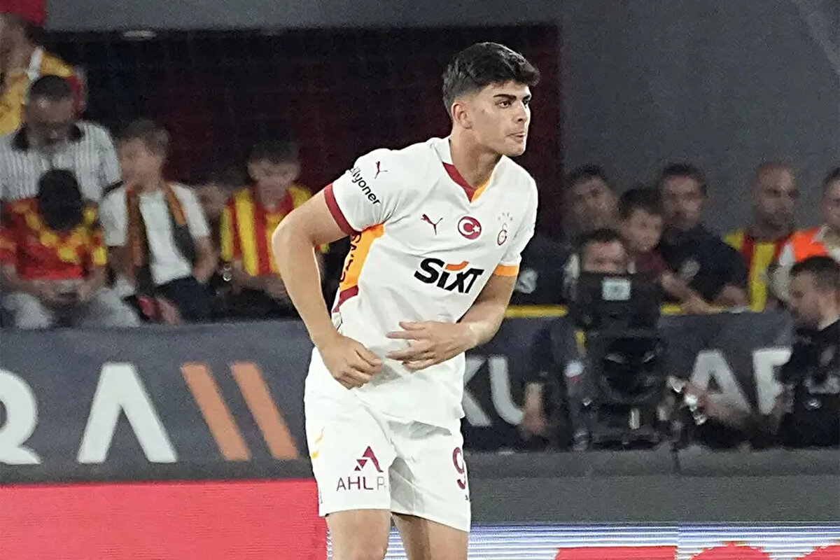 Galatasaray U19 Takımı, UEFA Gençlik Ligi'nde Liverpool'a 2-0 mağlup oldu. Sarı-kırmızılıların genç stoperi Arda Ünyay, müsabakanın ardından açıklamalar yaptı.<br><br>