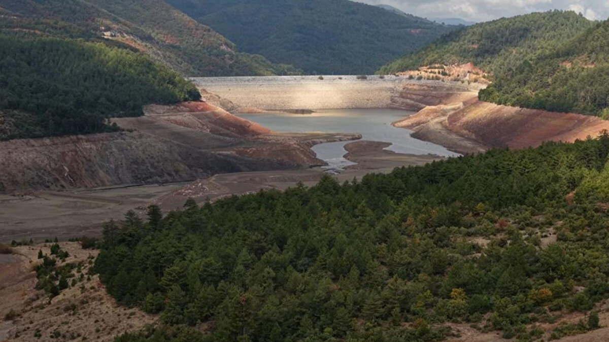 İlçeler de belli oldu<br><br> Osmangazi, Yıldırım, Nilüfer, Mudanya, Gürsu ve Kestel ilçelerinde günlük 12 saati geçmeyecek şekilde su kesintisi yapılacak.