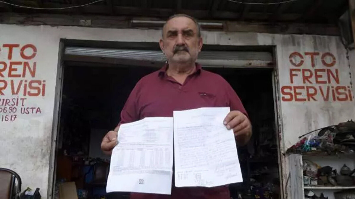 Özarslan, yaşadıklarını anlatarak, "Dükkanımda çalışıyordum. Telefon masanın üzerindeydi. Dükkana gelen vatandaşlar telefonumu çalmışlar. Çalar çalmaz yarım saat içerisinde telefonumdan önce 300 bin TL kredi çekmiş, sonra 76 bin TL avans çekip 25 bin TL’de harcama yapmışlar. 