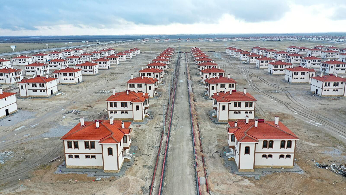 Türkiye tarihinin "en büyük sosyal konut seferberliği" özelliğini taşıyacak projede şehit yakını ve gazilere, emeklilere, gençlere, en az 3 çocuğu olan ailelere ve engellilere kontenjan ayrılacak.