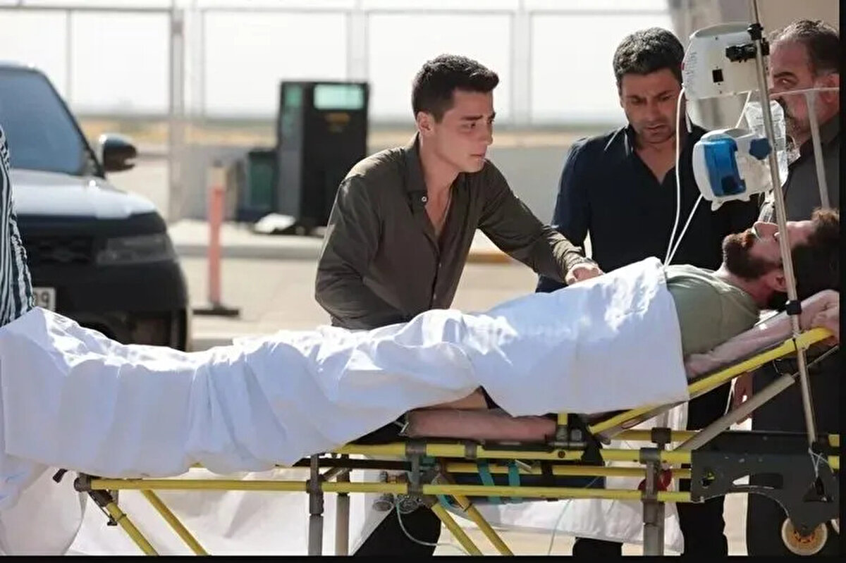 Uzak Şehir 32. bölümde neler olacak?<br><br>Yeni fragmandan yola çıkıldığında, Uzak Şehir 32. bölümünde gerilimin artarak devam edeceği açıkça görülüyor. Alya ile Cihan arasında yaşanacak yüzleşme dizinin seyrini tamamen değiştirebilir. Boran’ın sırlarının ortaya çıkması ve Cihan’ın attığı gizli adımlar, Uzak Şehir’de dengeleri altüst edecek.