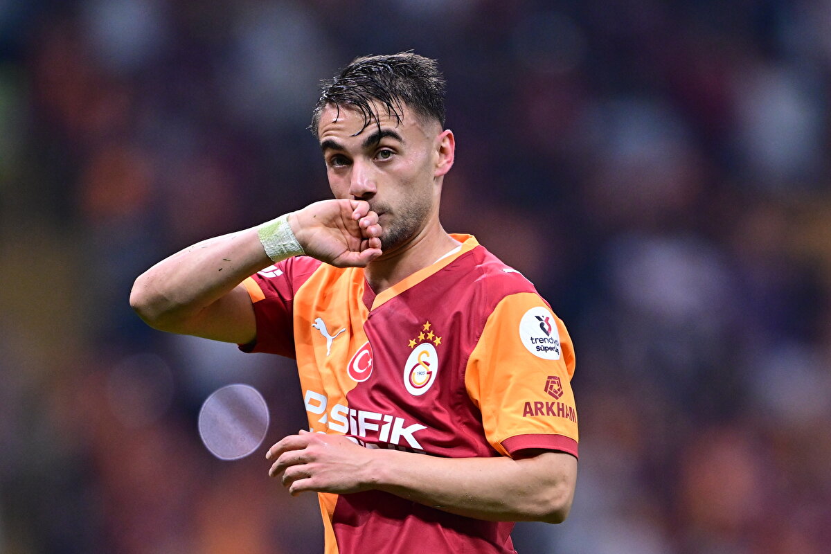 Galatasaray 0-0 Manchester United <br>(1993)<br><br>Galatasaray 0-5 Chelsea<br>(1999)