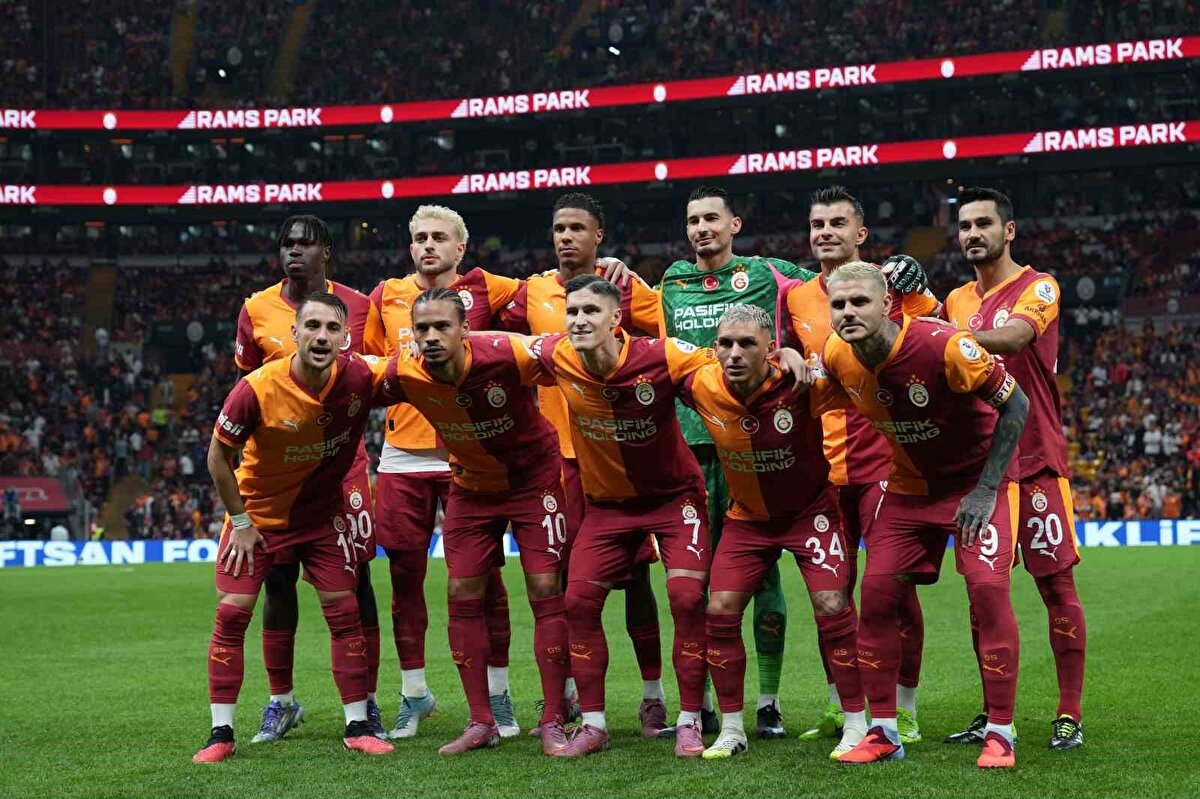 Galatasaray 2-0 Leeds United<br>(2000)<br><br>Galatasaray 1-1 Liverpool<br>(2002)
