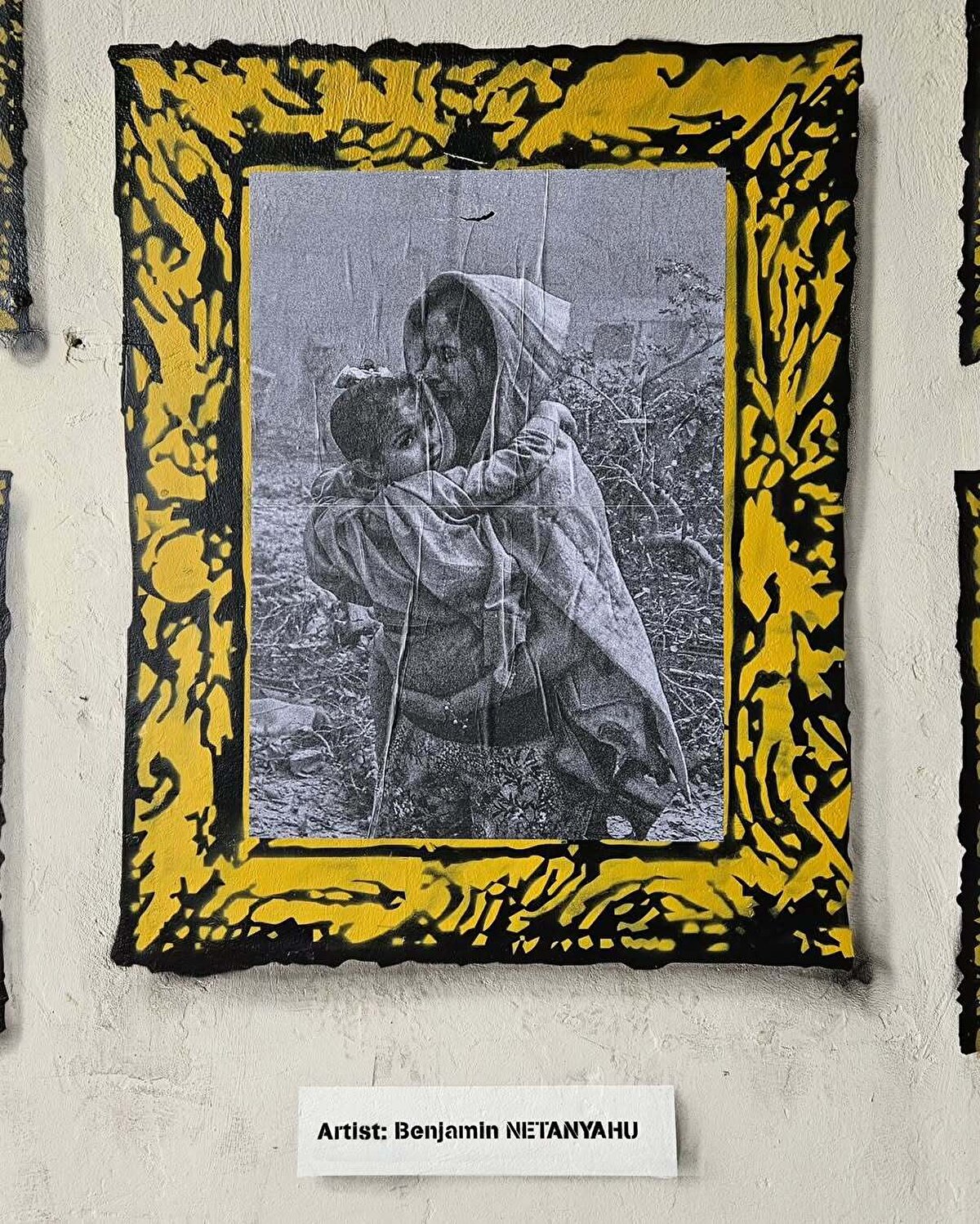 Türkmen, sanatını salonlara değil, sokağa taşıyarak yanıt verdi.