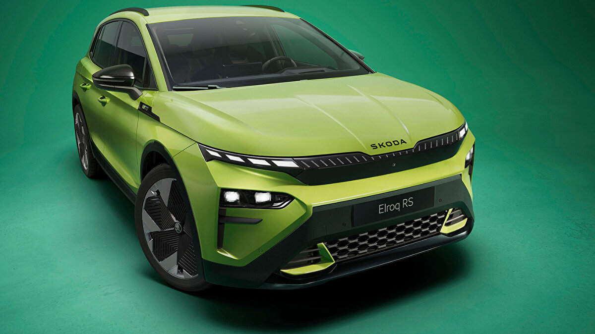 Skoda Elroq: 119<br>Hyundai Inster: 67<br>Skoda Enyaq Coupe: 67<br>Skoda Enyaq: 48<br>Renault 5: 48<br><br>Ek vergi düzenlemesi<br>Sektör temsilcileri, dün gece Resmî Gazete’de yayımlanan ek vergi düzenlemesinin fiyatlara yansımasının kaçınılmaz olduğunu belirtiyor. Yeni vergi, özellikle ithal elektrikli araçların satış fiyatlarını doğrudan etkileyecek.
