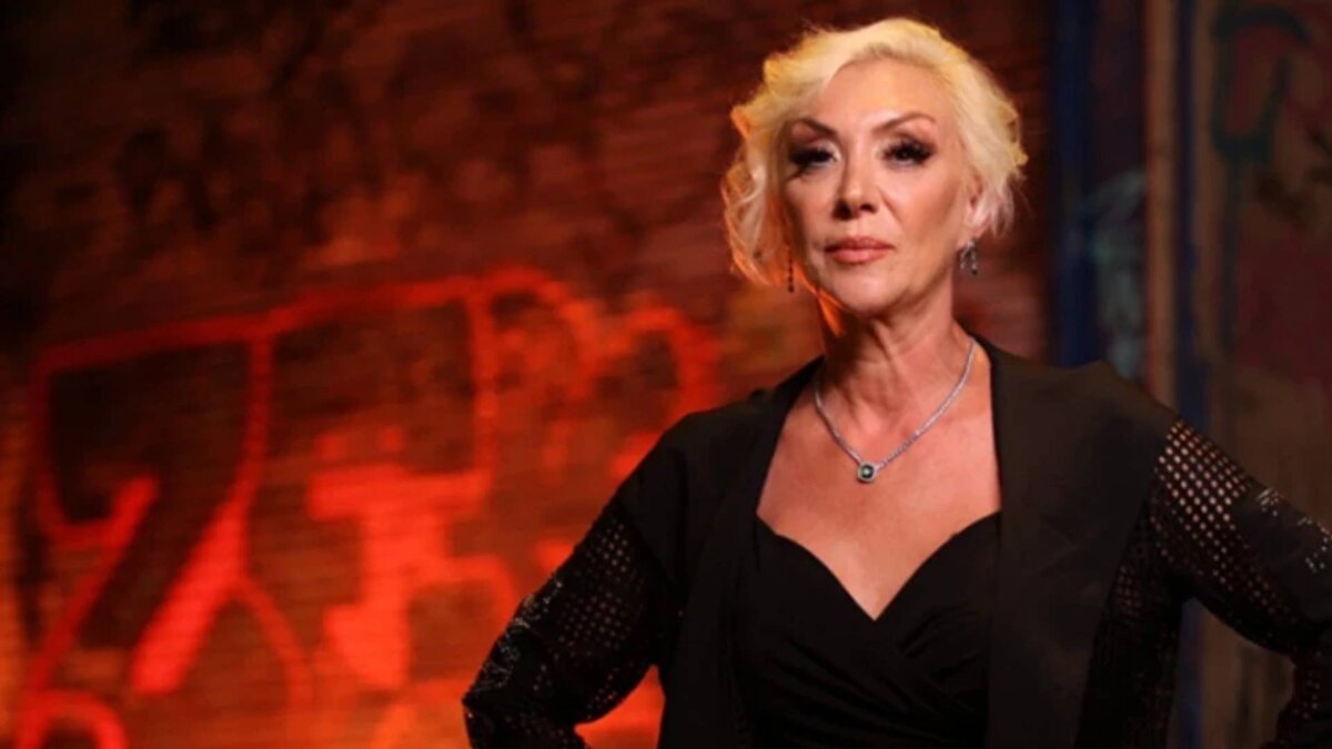 Güllü’nün ölümünün kaza mı, yoksa başka bir neden sonucu mu meydana geldiği ile ilgili pek çok iddia ortaya atıldı. Güllü’nün menajeri, ünlü ismin uzun süredir beyninde bir rahatsızlık olduğunu ve bu nedenle tedavi gördüğünü açıkladı.