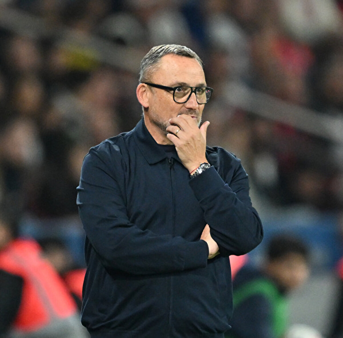 UEFA Avrupa Ligi heyecanı bu akşam kaldığı yerden devam ediyor. İlk hafta deplasmanda Dinamo Zagreb’e 3-1 mağlup olan Fenerbahçe, kendi taraftarı önünde Nice karşısına çıkıyor. Sarı-lacivertliler, teknik direktör Domenico Tedesco yönetiminde Avrupa’daki ilk puanlarını almak için sahaya çıkarken, rakip Nice de ilk haftada Roma’ya kaybetmişti. Futbolseverler ise “Fenerbahçe - Nice maçı saat kaçta, hangi kanalda?” sorusunun cevabını merak ediyor.