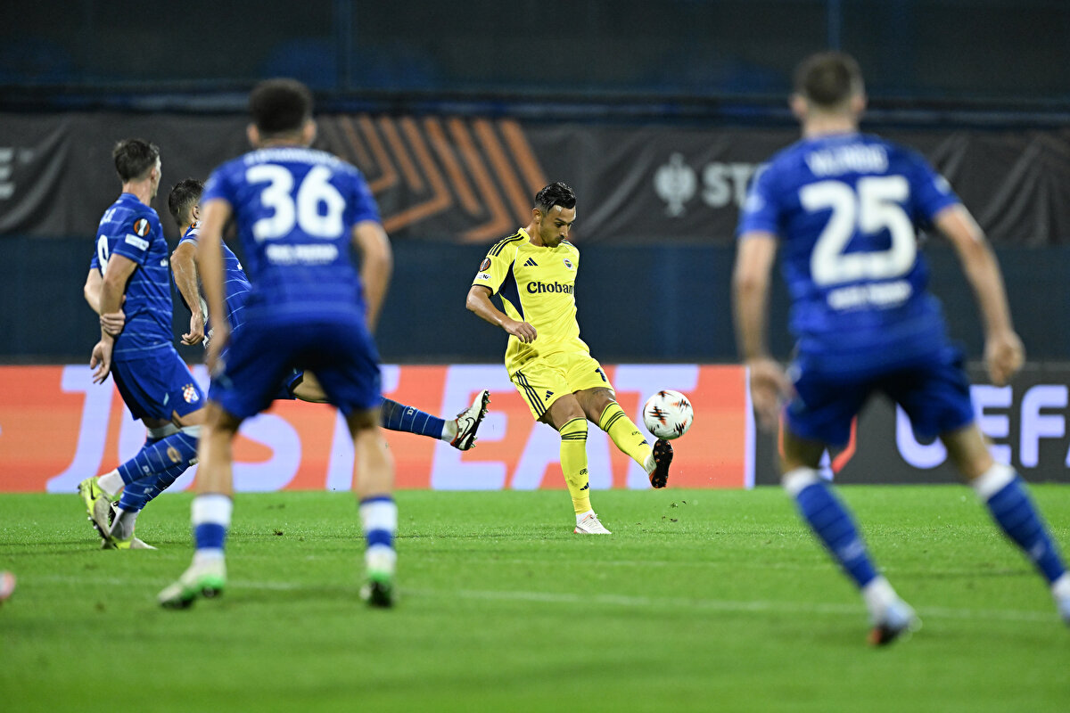 Fenerbahçe kesin galibiyet için bu akşam Kadıköy'de sahaya çıkacak. Takımın başında ikinci Avrupa maçına çıkacak olan Domenico Tedesco, ilk galibiyetini almak istiyor. Yeni Başkan Sadettin Saran ve yeni teknik direktör Domenico Tedesco, kendi seyircisi önünde ilk Avrupa maçına çıkacak. Hazırlıklarını tamamlayan Fenerbahçe'de tek eksik Jhon Duran olurken, Fenerbahçe'den bir son dakika bilgisi geldi. Fenerbahçe X hesabından yapılan açıklamada, İrfan Can Eğribayat'ın antrenmanda ayağına aldığı darbe sonrasında sağ ayak baş parmağında kırık meydana geldiği ve oyuncunun tedavi altına alındığı bildirildi. Dinamo Zagreb maçında kart cezalısı olan Anderson Talisca ise kadroda yer alacak. 