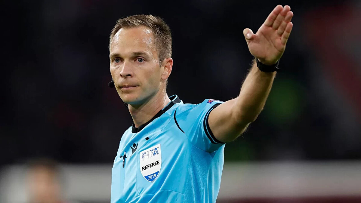 Maçı Sırp hakem yönetecek<br><br>Kadıköy'de oynanacak müsabakayı Sırp hakem Srdjan Jovanovic yönetecek. Müsabakada Jovanovic'in yardımcılıklarını Uros Stojkovic ve Milan Mihajlovic yapacak. Novak Simovic ise karşılaşmada dördüncü hakem olarak görev alacak.