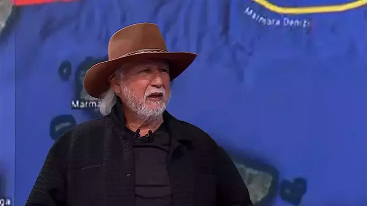 “Yanlış anlaşılıyorum”<br>Deprem sonrası yaşanan tartışmalara da değinen Üşümezsoy, “Deprem bitti demedim, İstanbul için büyük risk yok dedim. Ama Silivri Çukuru’ndaki parça henüz kırılmadı ve o bölgede deprem olabilir. Bunu başından beri söylüyorum” ifadelerini kullandı.