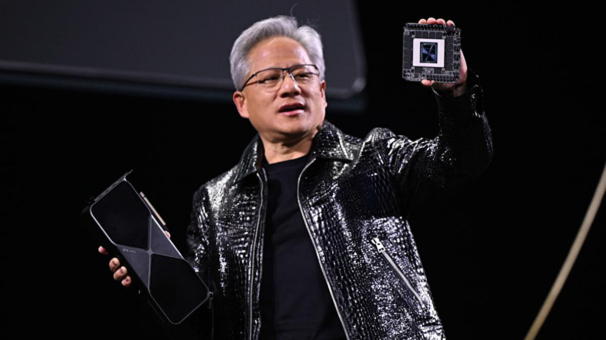 Kas gücü ve uzmanlık gerektiren işler öne çıkıyor<br>NVIDIA CEO’su, fizik temelli teknoloji alanlarının yazılımın ötesinde büyük fırsatlar sunacağını vurguladı. Kendisi 20 yaşında olsaydı, fizik ve mühendislik alanlarına yöneleceğini belirtti.
