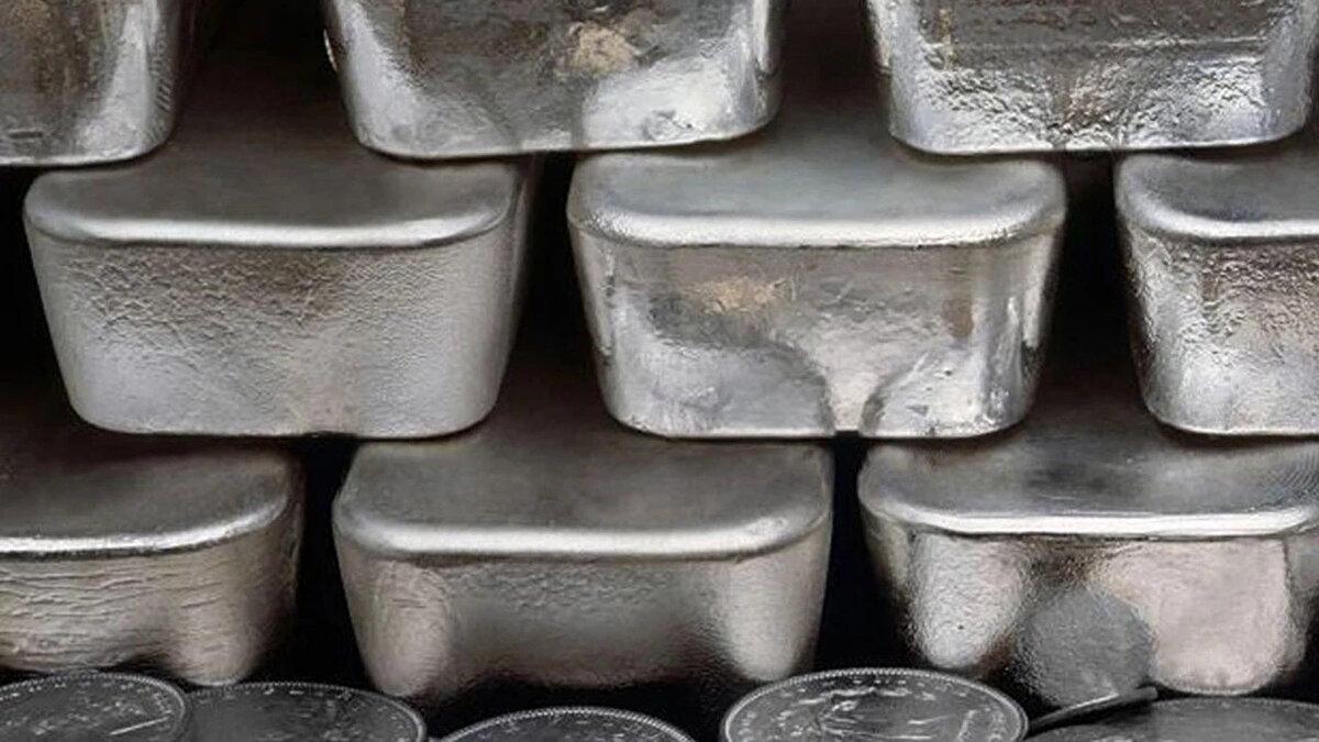 Son 9 aylık değerlendirmesini açıklayan Memiş, altına göre daha fazla getiri görüldüğünü belirterek "Bu yılın en çok kazandıranı gümüş oldu. Hem altına hem de gram altına göre tarihi zirveler gördük" dedi.