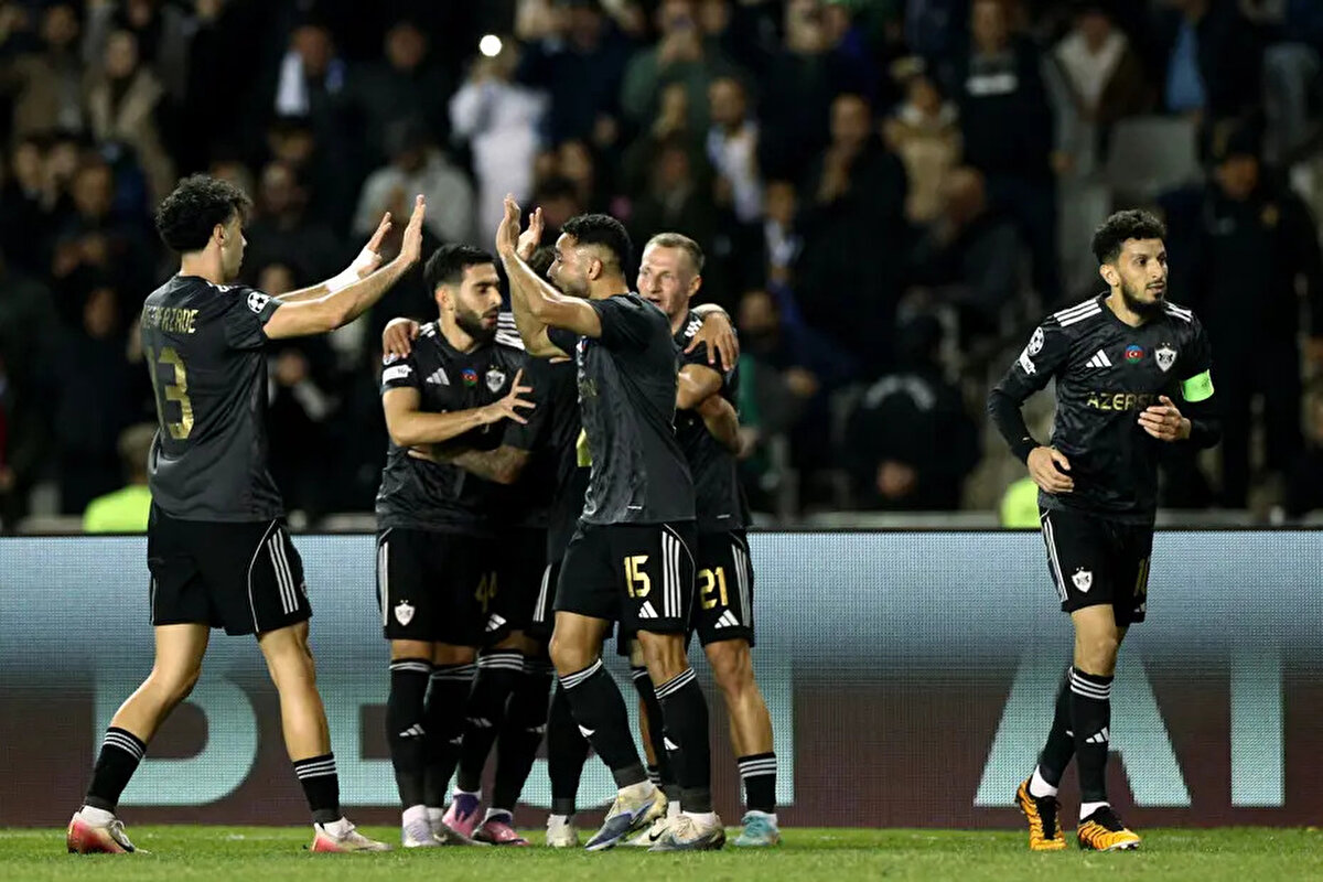 Şampiyonlar Ligi’ndeki bu galibiyetin ardından Karabağ tarihi bir başarıya imza attı. Karabağ, Kopenhag galibiyetiyle Devler Ligi’nde üst üste iki maç kazanan ilk Azerbaycan takımı olarak tarihe geçti.