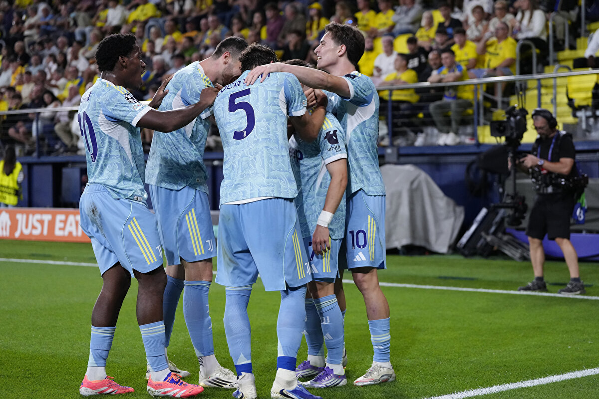 KENAN YILDIZ SON DAKİKADA YIKILDI<br><br>Milli futbolcumuz Kenan YIldız'ın da ilk 11'de başladığı maçta Juventus deplasmanda Villarreal'e konuk oldu. 