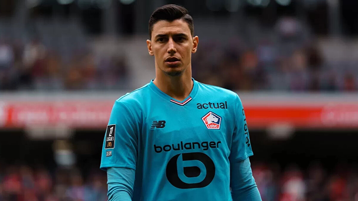 ​Roma Olimpiyat Stadı’nda oynanan karşılaşmada Lille’e galibiyeti getiren golü 6. dakikada Hakon Haraldsson attı. <br><br>Fransız ekibinin kalesini koruyan Berke Özer, 90 dakika boyunca kalesini gole kapattı ve özellikle üç kez tekrarlanan penaltılarda gole izin vermedi.