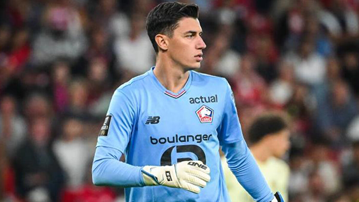 85. dakikada üçüncü kez tekrar edilen penaltıda Soule topun başına geçti, Berke yine gole izin vermedi. Böylece Berke Özer, üst üste üç penaltıyı kurtararak tarihe geçti.<br><br>Roma’da 90 dakika forma giyen Zeki Çelik, maçta takımını yalnız bırakmadı. Bu sonuçla Lille Avrupa Ligi’nde puanını 6’ya yükseltirken, Roma 3 puanda kaldı.