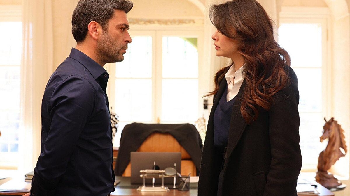 Uzak Şehir, Şampiyonlar Ligi’ni geride bıraktı<br><br>Boran Albora’nın yaşadığının ortaya çıkmasıyla tüm dengelerin altüst olduğu bölüm, hem reytinglerde hem de sosyal medyada büyük yankı uyandırdı. Tüm Kişiler ve 20+ABC1 kategorilerinde, bu sezon oynanan Şampiyonlar Ligi maçlarından daha çok izlendi.