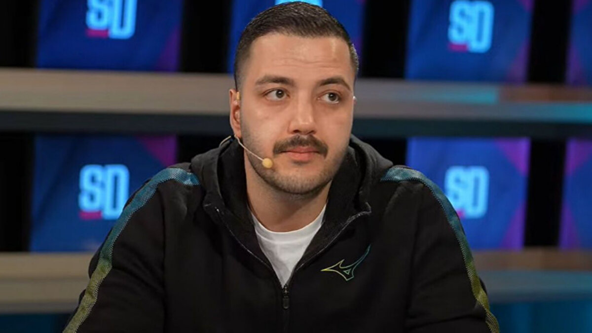 Bireysel eleştirilerine de değinen Sabuncuoğlu, “Archie Brown ve Youssef En-Nesyri üzerinde durmak lazım. Brown defansa yardım ederken ofans görevini unutuyor, Youssef En-Nesyri ise ileri çıkışlarında defansif zaaflar bırakıyor. Bunlar orta vadede sıkıntı çıkarabilir” diye konuştu.