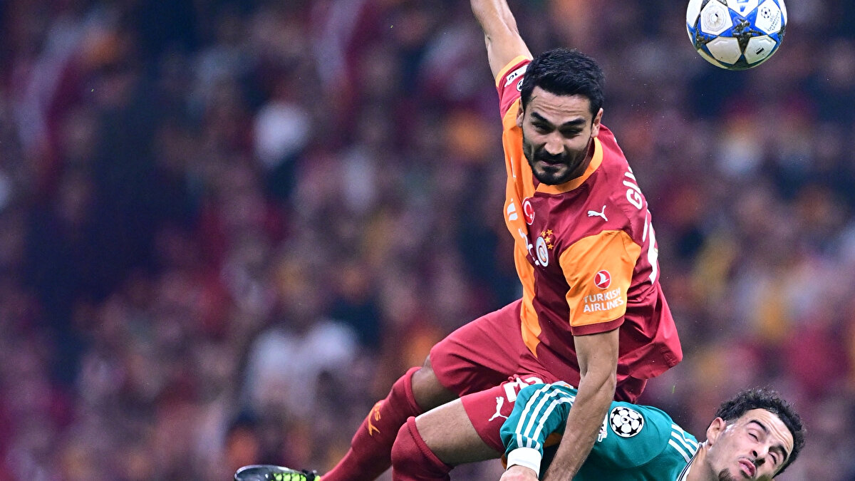 İLKAY'DAN MAÇ SONU İTİRAFI<br><br>Galatasaray'ın tecrübeli yıldızı İlkay Gündoğan, maçın sonunda "Liverpool'u bir oyuncu yanıma geldi. Hep böyle atmosferde mi oynuyorsunuz diye sordu. Ama ismini vermeyeceğim." demişti. 